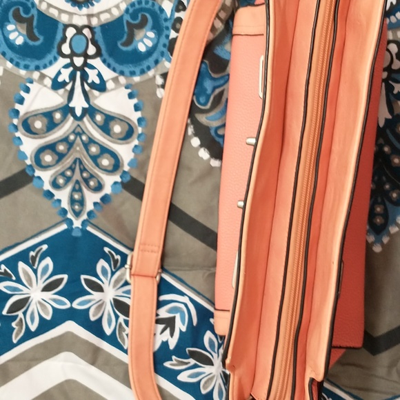 purse Coral in color very large last markdown - Picture 9 of 15